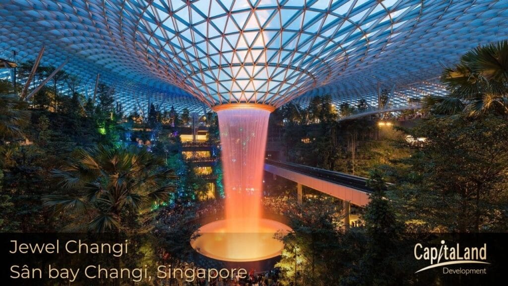 Jewel Changi là tổ hợp thương mại – cảnh quan – giải trí nổi tiếng nhất tại Sân bay Changi, Singapore do Capitaland triển khai dự án.